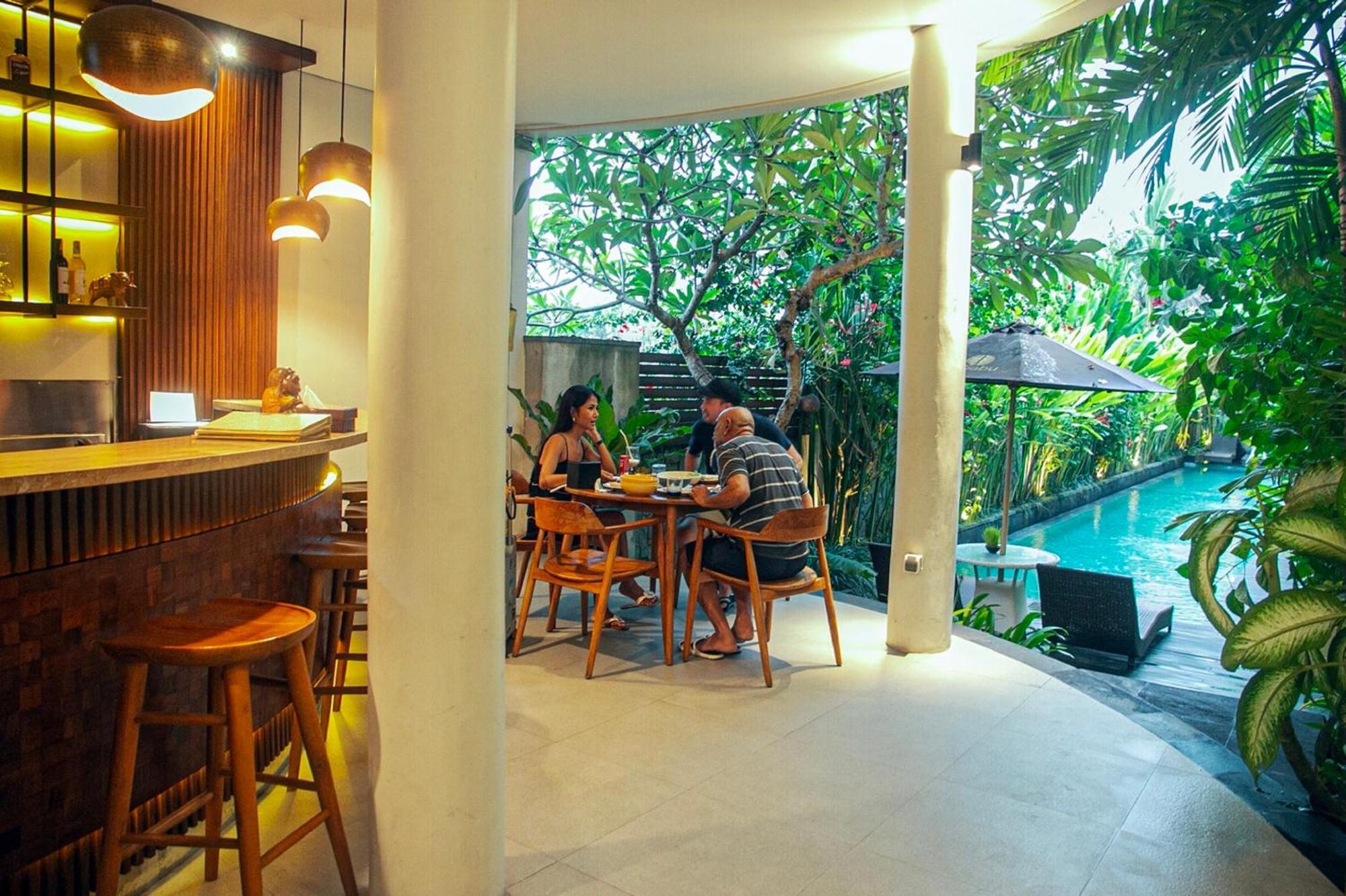 होटल Djabu Seminyak 4*